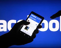 Facebook 10 Yıllık Kuralı Değiştiriyor