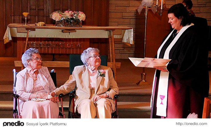 72 yıl sonra nihayet evlenebilen iki kadın.