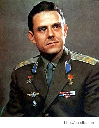 Soyuz-1'in insanlı bir uçuşa hazır olmadığını bildiği halde görevi kabul eden Albay: Vladimir Komarov