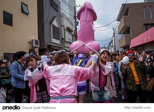 Japonya'da her yıl penis ve doğurganlık üzerine bir festival yapılır.